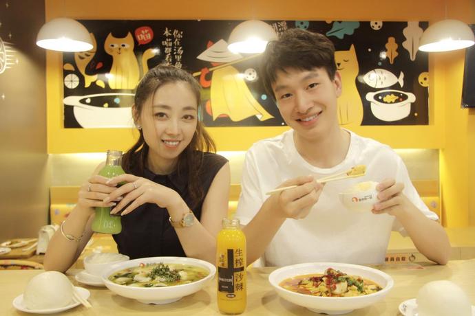 异军突起的“鱼你在一起”酸菜鱼，缘何能月入10万年赚百万?