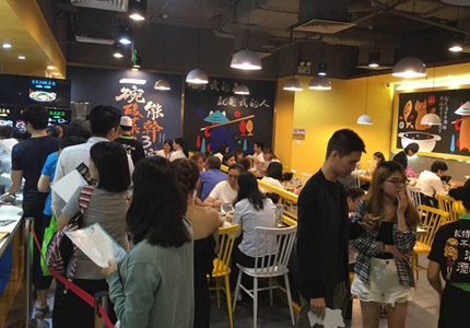 从酸菜鱼到“酸菜鱼现象”：鱼你在一起酸菜鱼店加盟凭什么能火爆全国！