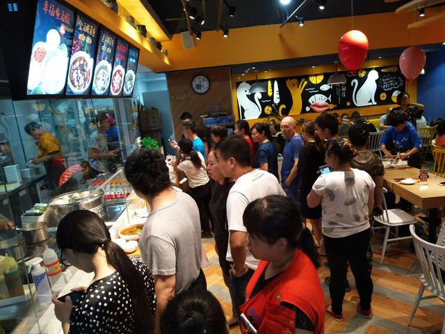 2017年酸菜鱼快餐化之后，为什么“鱼你在一起”会如此火爆?