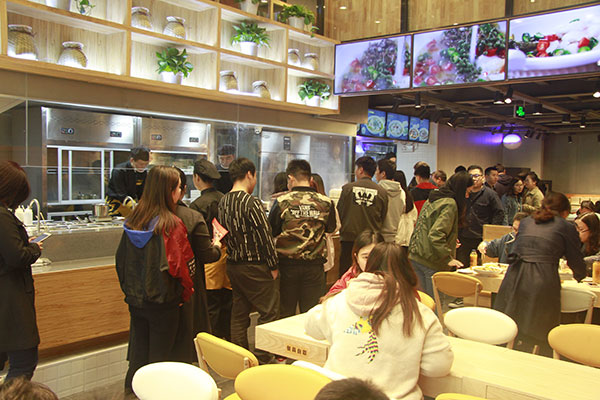 创业者须知：关于鱼你在一起加盟费的三点优势