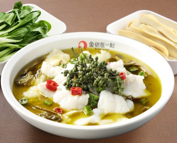 “鱼你在一起”，年轻人超喜爱的硬核酸菜鱼餐厅
