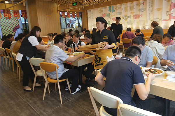 鱼你在一起高标准选址，为门店运营保驾护航