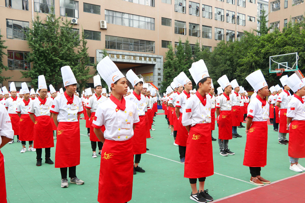 校企合作再添硕果，鱼你在一起与成都新东方烹饪学校牵手互赢共发展